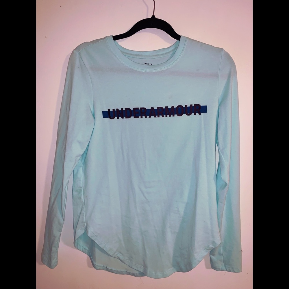 Long sleeve athletic shirt